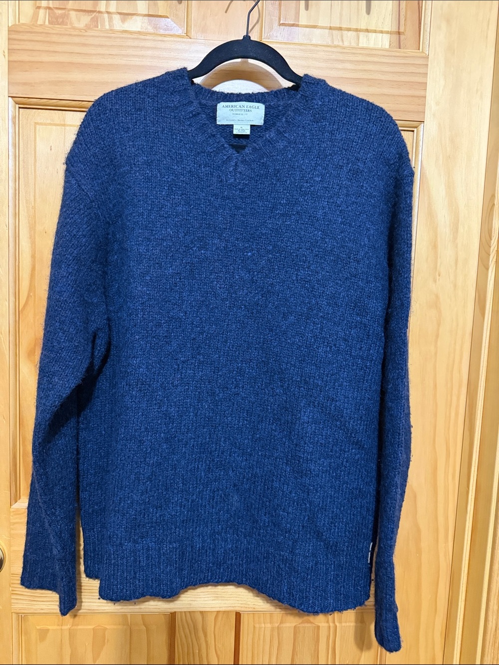 American Eagle Outfitters Men's Dark Navy & Black V‑Neck Wool Blend Sweater, XL.